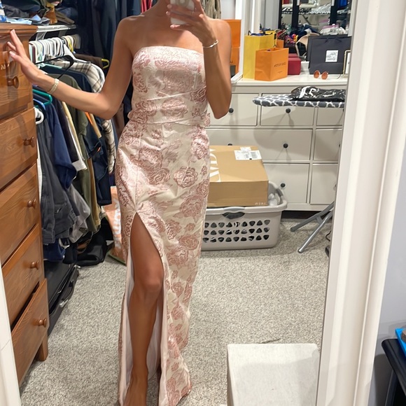 Lulu’s Wedding Guest Dress Beige/light pink - Picture 4 of 4